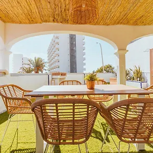Con Gran Terraza Junto A La Playa Torremolinos